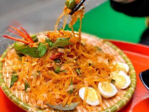 Một bịch bánh tráng trộn bao nhiêu calo